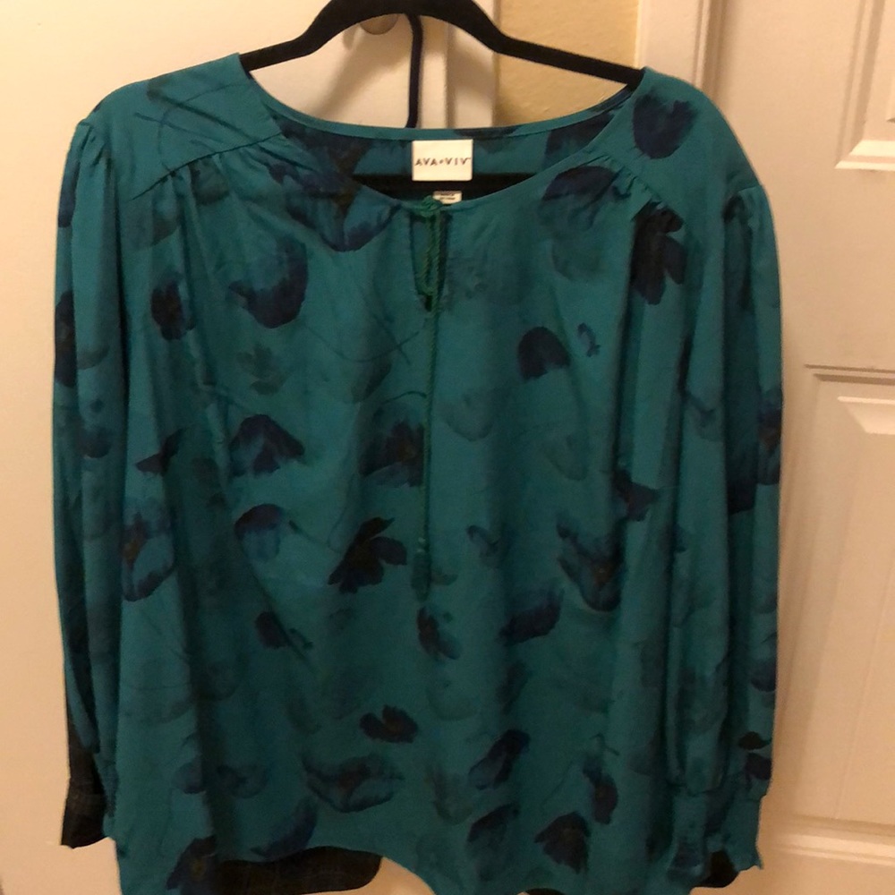 Long sleeved light blouse